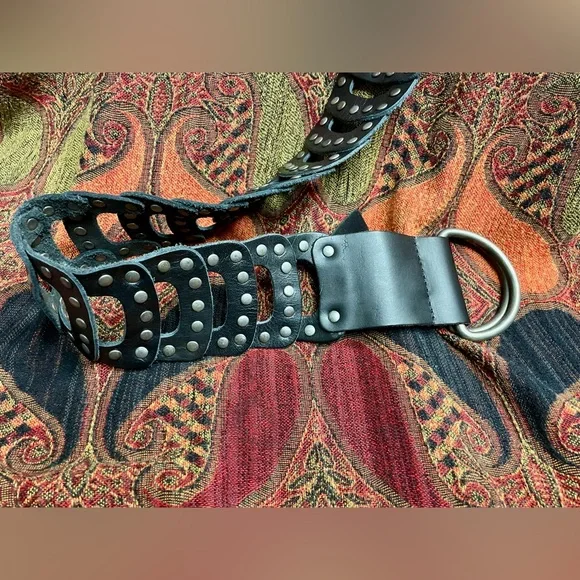 Y2K NWOT Studded Black Leather Belt- Size M/L - Picture 2 of 7